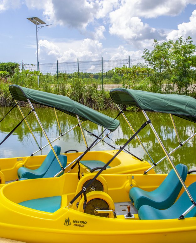 Los botes del lago en Laguna SOV