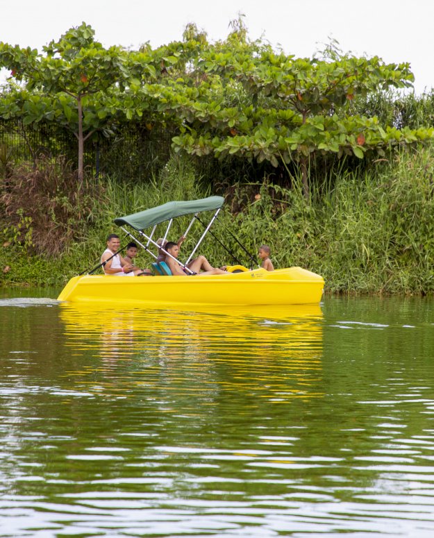 Los botes del lago en Laguna SOV