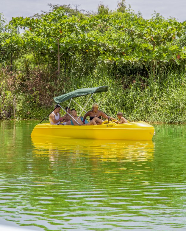 Los botes del lago en Laguna SOV